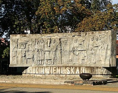 Zdjęcie przedstawia: Pomnik Zwycięstwa w Darłowie