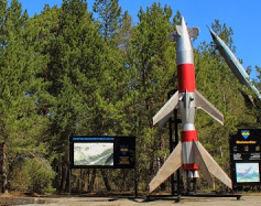 Zdjęcie przedstawia: Wyrzutnia rakiet w Rąbce koło łeby